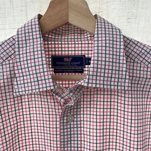 Vineyard Vines Mens Medium plaid button down shirt